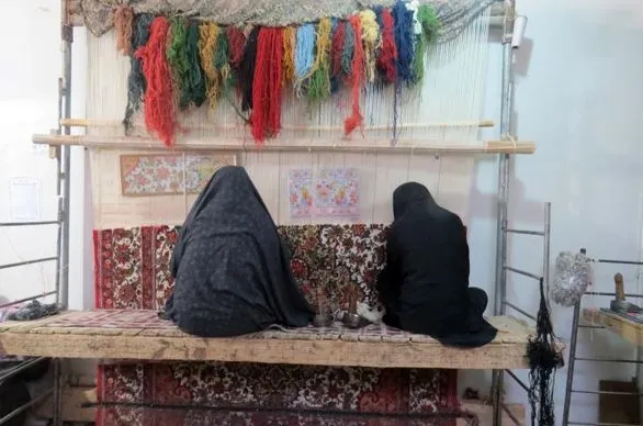 جزییات معافیت بیمه ای قالیبافان و شاغلان صنایع دستی اعلام شد