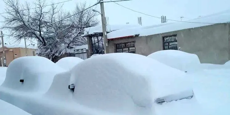 حجم برف سنگین در لرستان + فیلم