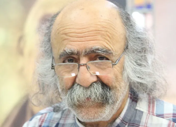 کیوان صمیمی از زندان آزاد شد