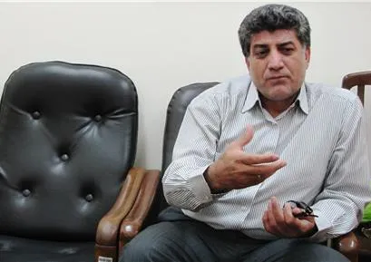 کشور از ریل قانون خارج شده است