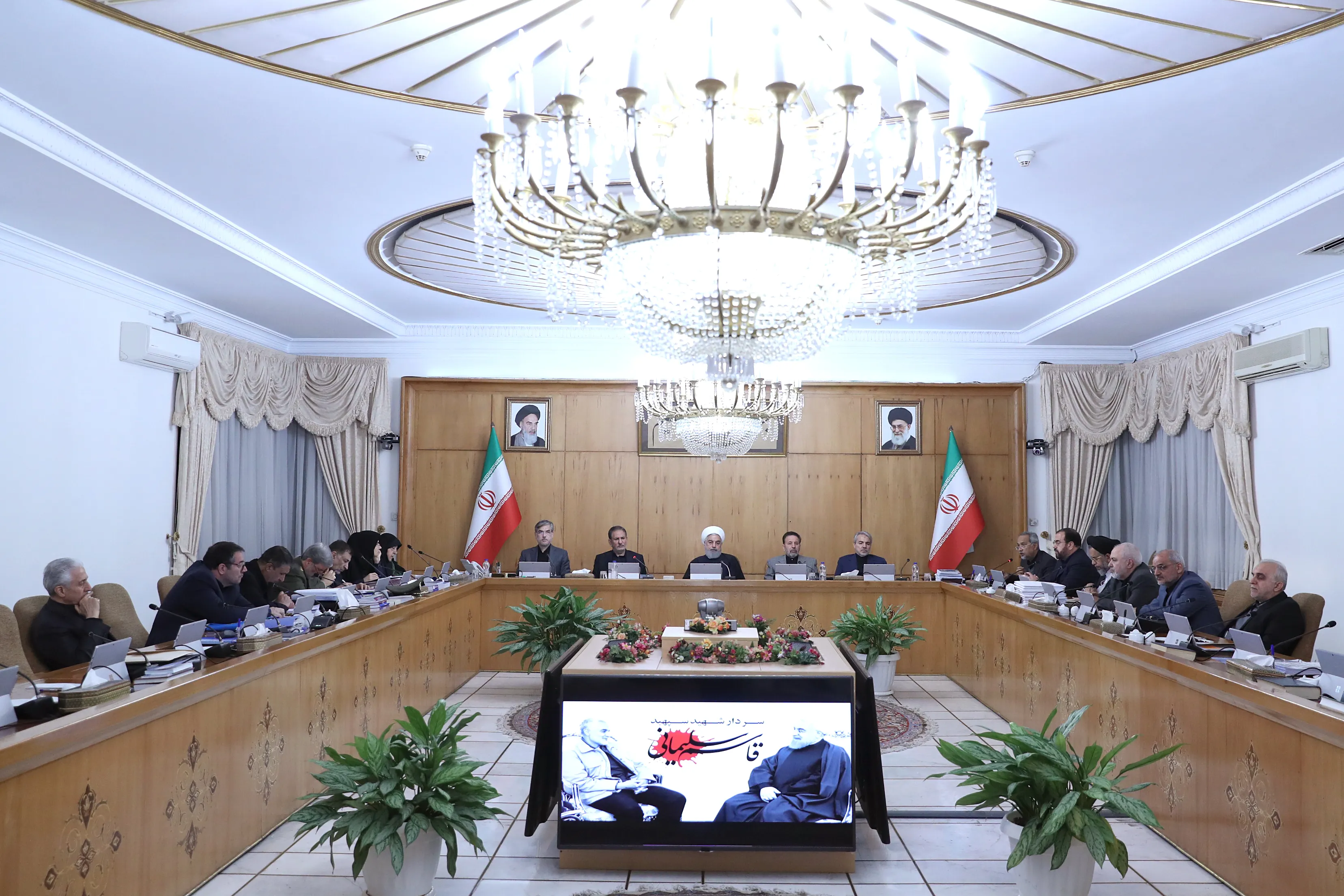 تصویب آیین&zwnj;نامه نحوه شناسایی خانوارهای مشمول دریافت بسته حمایت معیشتی/ اختصاص ۲۰۰میلیارد ریال اعتبار برای مبارزه کامل با آفت ملخ صحرایی