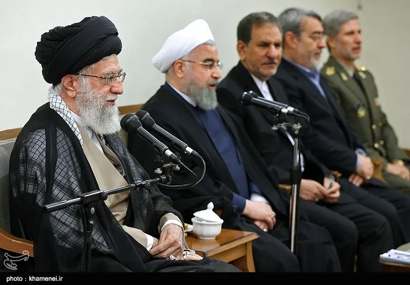 حل مشکل بیکاری؛ هدف اول دولت دوازدهم/ لزوم مردمی‌کردن اقتصاد و اصلاح نظام بانکی