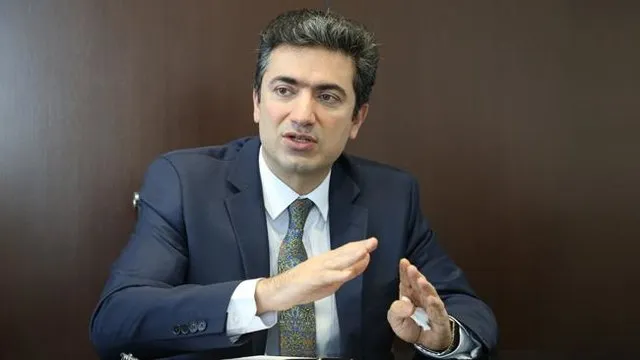 لیست کالاها و نرخ دلار برای واردات آنها اعلام نشده است/ تعیین چند نرخ برای واردات بهتر از پرداخت یکسان دلار ۴۲۰۰ تومانی