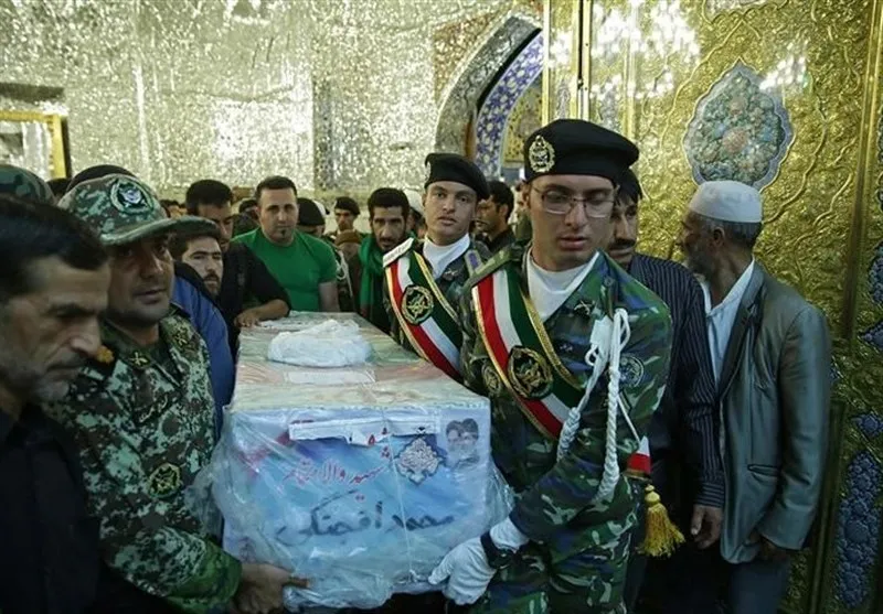 پیکر شهید حادثه تروریستی اهواز در حرم رضوی تشییع شد