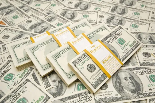 قیمت دلار ۶ آذر ماه۱۴۰۰