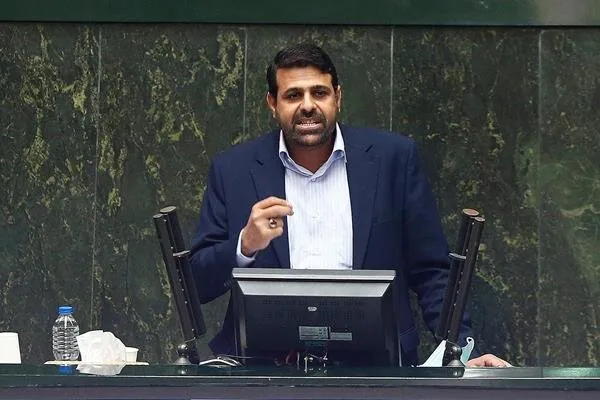عضو هیات رییسه مجلس: دولت نامه‌ معرفی زاهدی وفا را پس نگرفته است