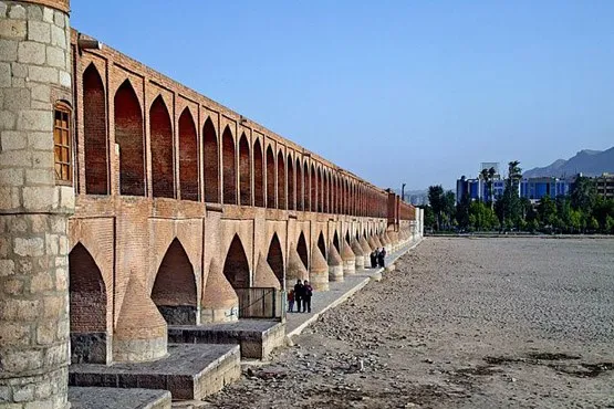 مسائل محیط‌زیستی سی‌وسه پل را تهدید نمی‌کند
