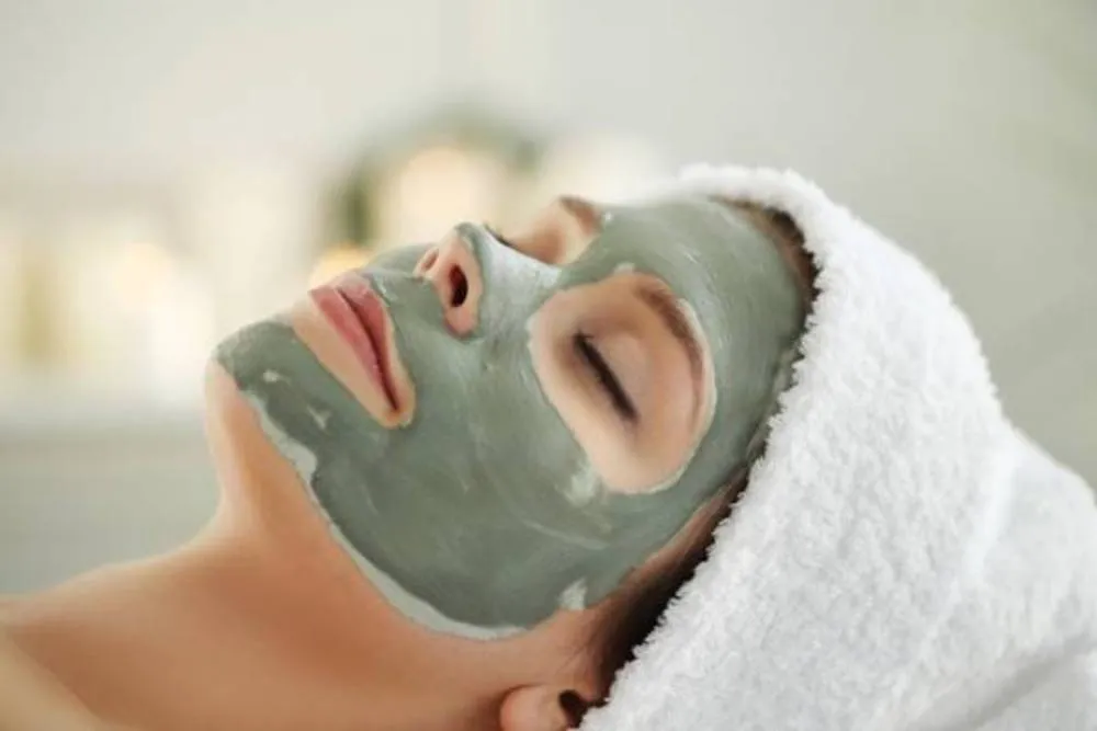 ماسک صورت را صبح استفاده کنم یا شب؟