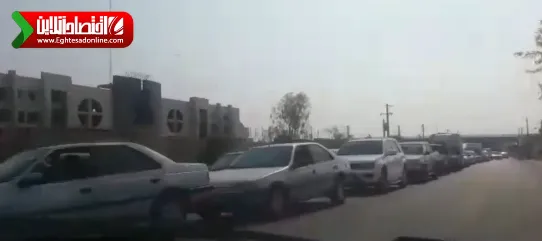 صف طولانی پمپ بنزین در بوشهر (بنک و عسلویه) +فیلم
