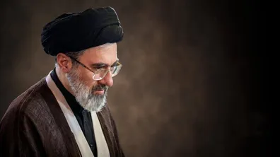 توزیع-تصاویر-رهبر-انقلاب-و-رهبر-شهید-در-هند-فیلم