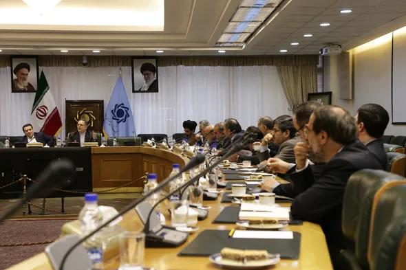 سیف: نرخ سود را کاهش می‌دهیم