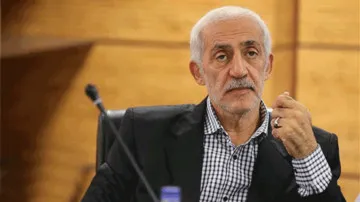 دادکان: این همه فحشا وجود دارد، فقط زنان نمی‌توانند به استادیوم بروند؟