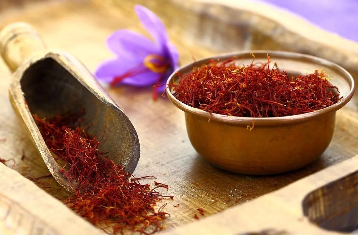 چطور زعفران اصل رو از تقلبی تشخیص بدیم؟