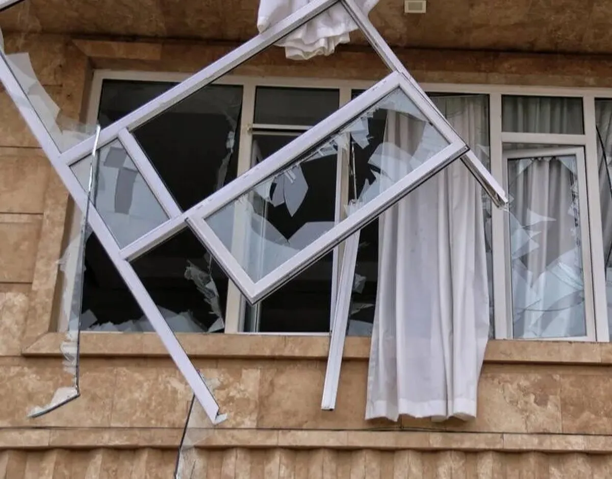 شهادت ۱۲ نفر در بمباران ساختمان مسکونی در میدان رسالت تهران
