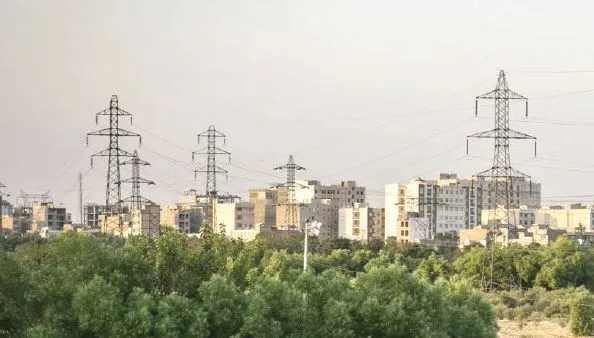 تهران دکل‌خوار