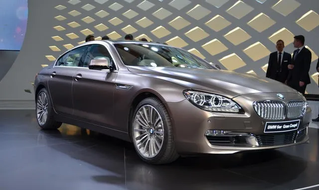 BMW در نمایشگاه بین المللی خودرو ژنو +فیلم