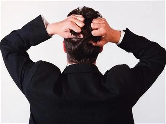 آیا اضطراب می‌تواند طعمی فلزی در دهان ایجاد کند؟