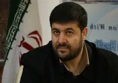 سه دانشجوی واحد علوم و تحقیقات در اتاق عمل هستند