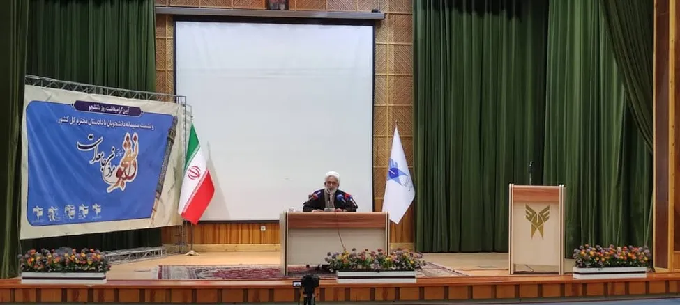 صحبت ما فیلترینگ نیست، مدیریت فضای مجازی است