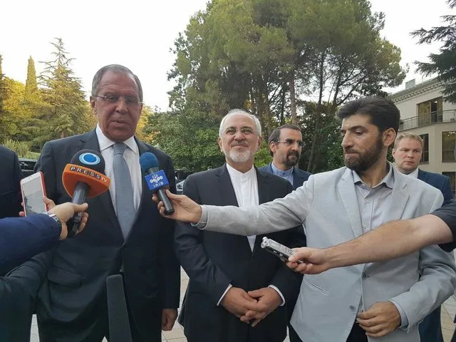 تاکید بر غیرقابل مذاکره بودن برجام در دیدار ظریف و پوتین