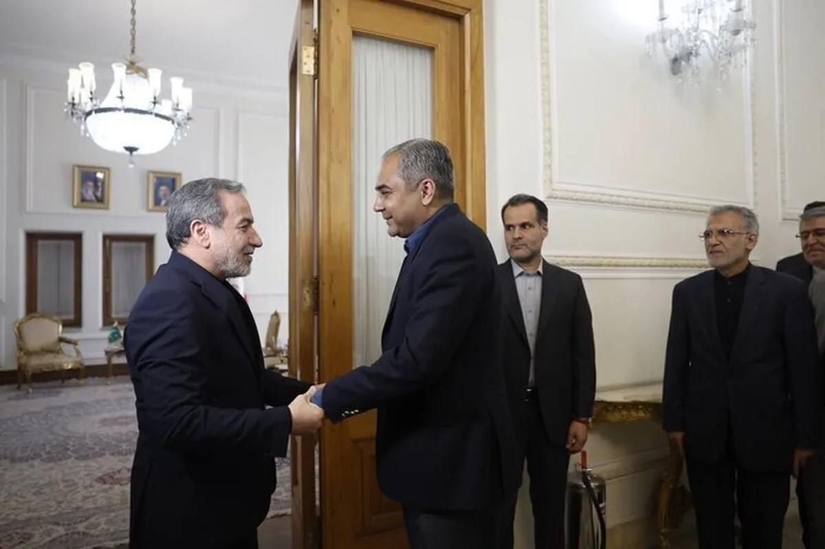 Pakistan’s interior minister meets Araghchi in Tehran to review Islamabad memorandum