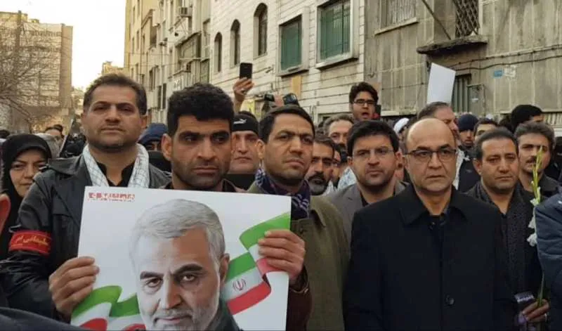 حضور مدیر عامل بانک تجارت در مراسم تشییع سردار سلیمانی