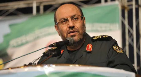 وزیر‌دفاع:تا برای آیندگان عبرت نشده‌اید از گذشتگان عبرت بگیرید