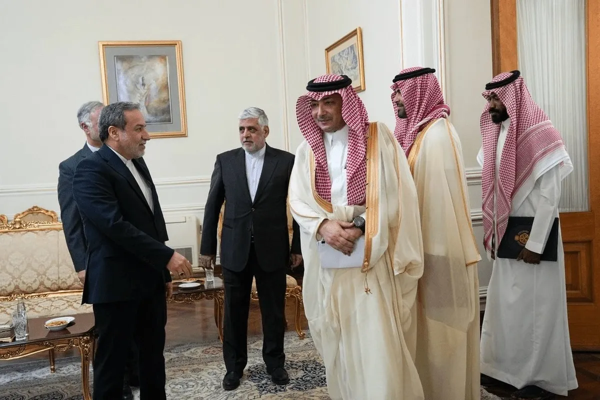 پیدا و پنهان سفر ناگهانی مقام سعودی به ایران؛ عربستان میانجی تهران و واشنگتن می‌شود؟