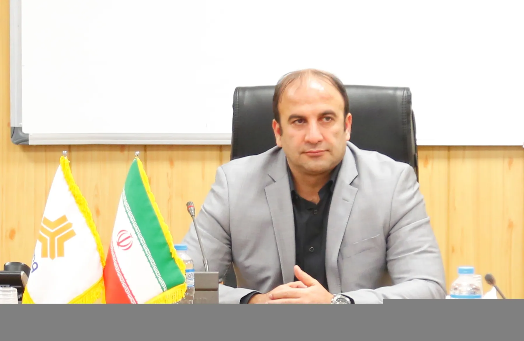 به دنبال حل مشکل و کسب رضایت مشتریان هستیم