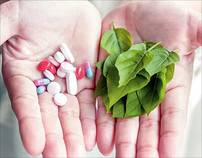 طب سنتی موثر است ولی به هیچ عنوان جایگزین واکسن نمی شود