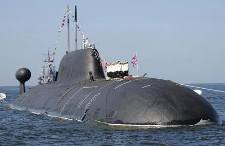 چین زیردریایی آمریکا را توقیف کرد