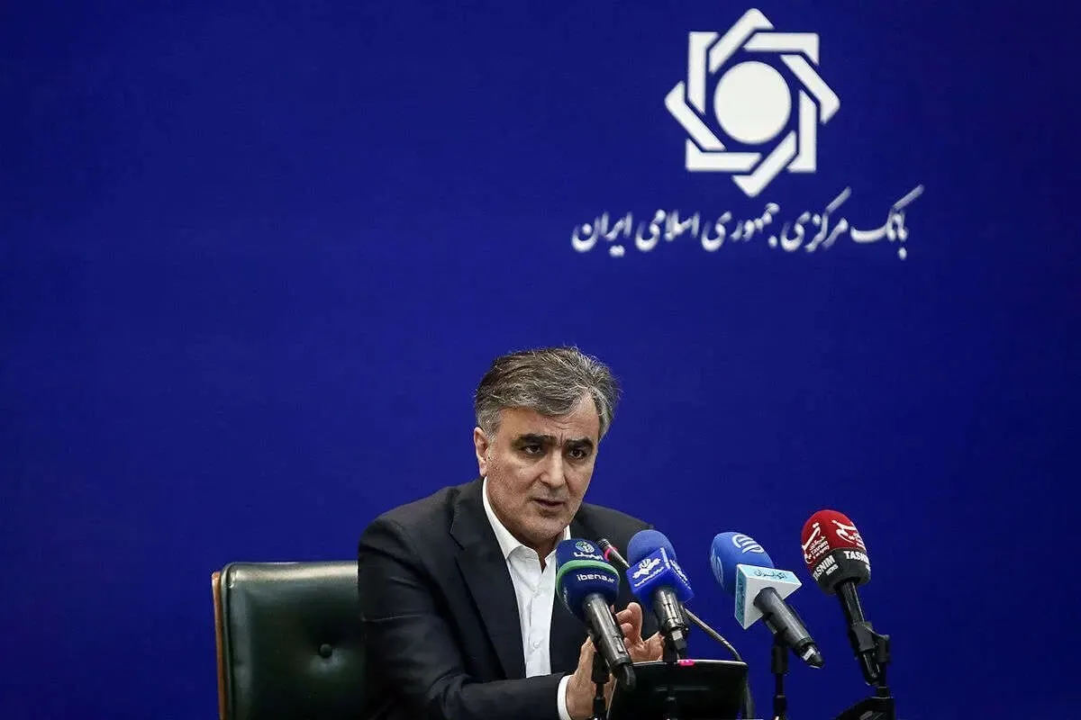 استعفای فرزین تکذیب شد/ روابط‌عمومی بانک مرکزی بیانیه داد