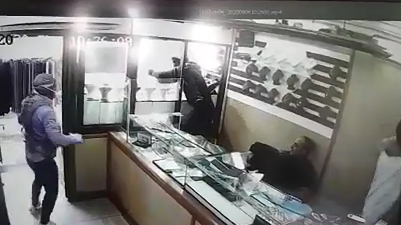 سرقت از طلافروشی به خاطر سرکوفت همسر