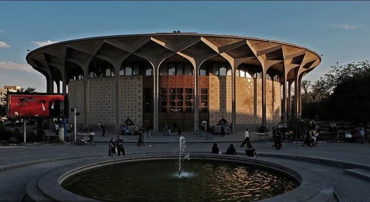 تصویر قدیمی از چهار راه ولیعصر که پر از درخت بود