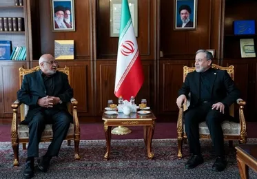 Araqchi Meets Foreign Delegations Attending Martyred Leader’s Funeral
