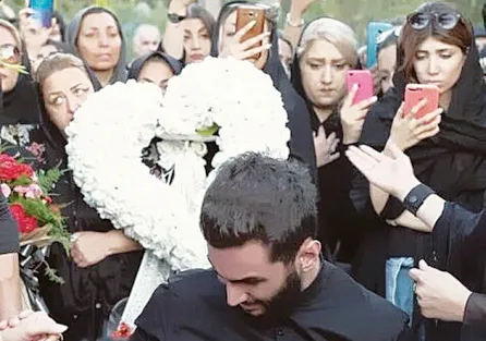 ماجرای عجیب سوگواری برای ملیکا +عکس