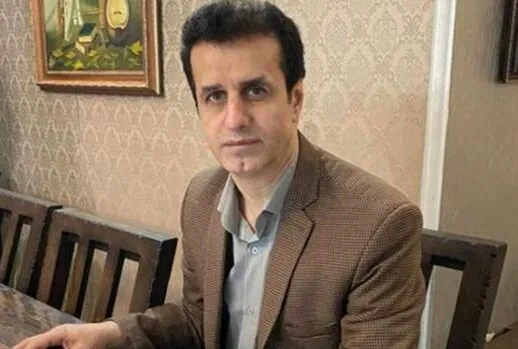 مرغ ها بدون خوراک مانده اند