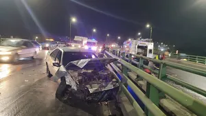 جزئیات هولناک از حادثه مرگبار در اصفهان / تصادف زنجیره‌ای ۶ مصدوم برجا گذاشت+ عکس