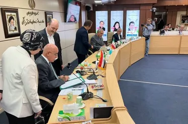 Iran, Iraq Sign Health Agreement