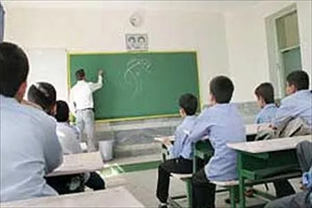 مقایسه حقوق معلمان ایرانی و خارجی‌ +جدول