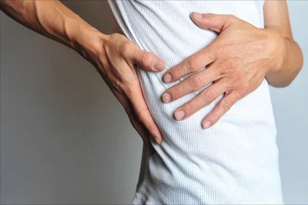درد در ناحیه دنده ها را جدی بگیرید، شاید مبتلا زونا شده اید