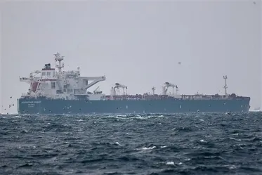 Second Iranian super tanker reaches Far East