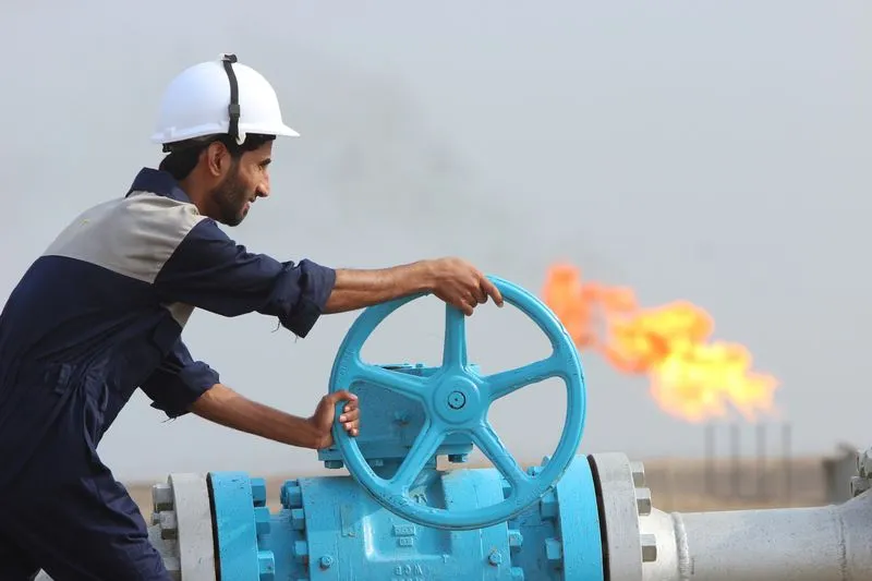 Oil extends declines on rising U.S. output