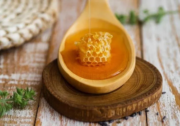 روشن تر شدن و تغییر رنگ چشم با عسل + روش