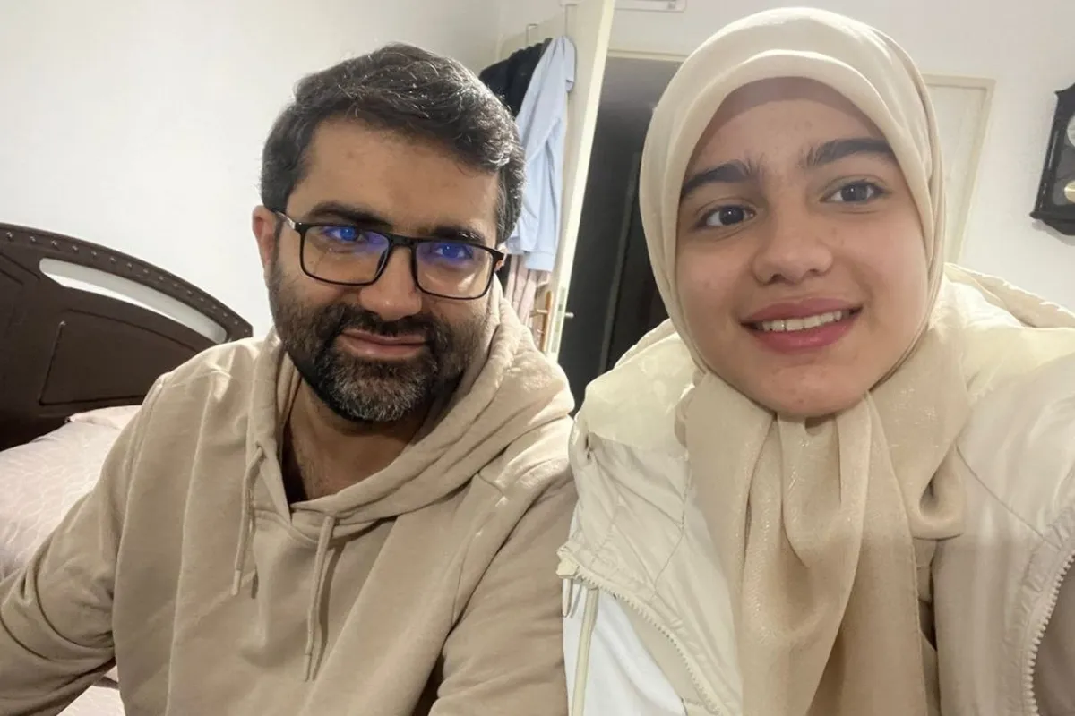 وداع معاون رئیس جمهور با همسر و دخترش/ تصاویری تلخ از مراسم ترحیم خانواده سقاب اصفهانی