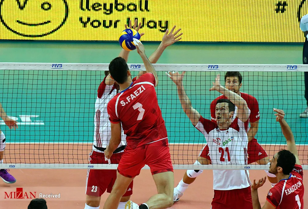 Iran's volleyball team beats Poland