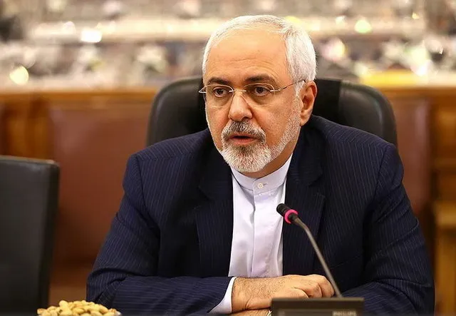خودداری ظریف از دست دادن با خانم وزیر خارجه +فیلم