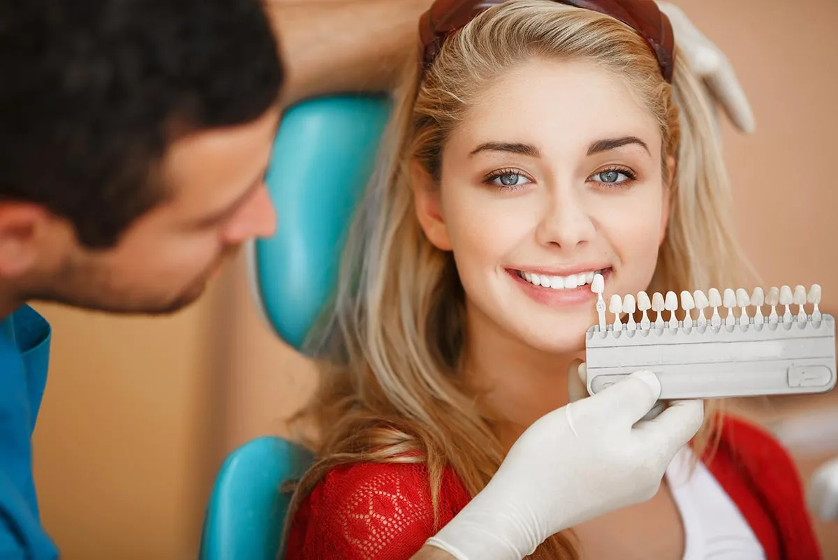 تفاوت کامپوزیت و لمینت دندان چیست؟ / کدام ماندگاری بهتری دارد؟