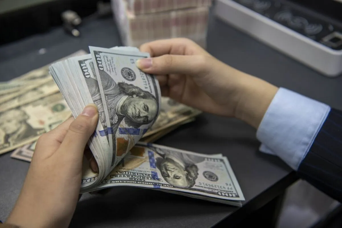 سقوط ارزش دلار پس از اعلام تعرفه‌های سنگین ترامپ