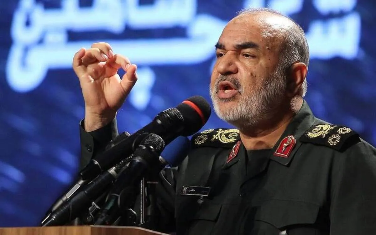 سردار سلامی: قصد دارند جوانان لباسی بپوشند که غربی ها می خواهند